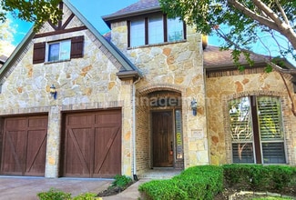 Building Photo - 2024 S Hill Dr