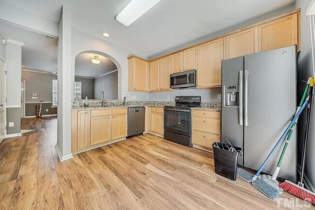 Foto del edificio - 4212 Brenmar Ln