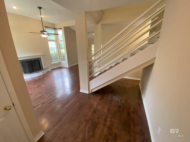 Building Photo - 128 Worchester Dr