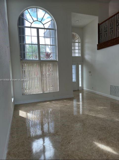 Foto del edificio - 18315 NW 12th St