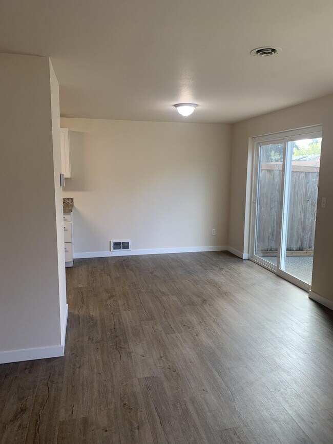 Foto del edificio - 8706 63rd Ave SW