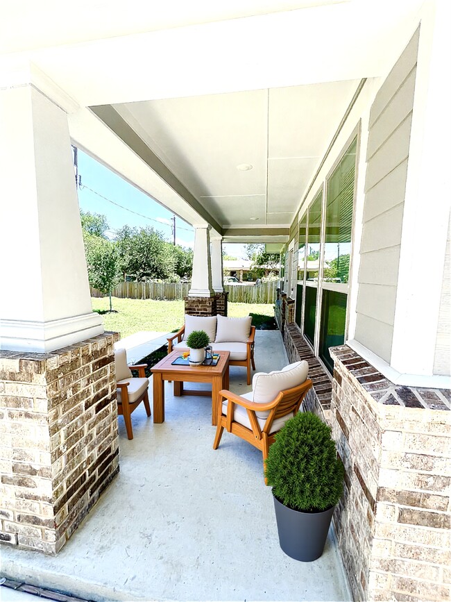 Foto del edificio - 218 Coopwood Ave