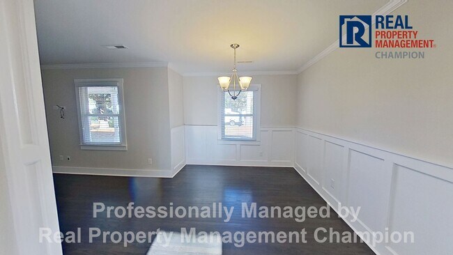 Foto del edificio - Updated 3 BD/2BA Home w/Spacious Rooms and...