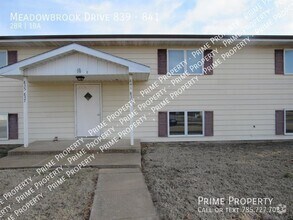 Building Photo - 839 Meadowbrook Rd