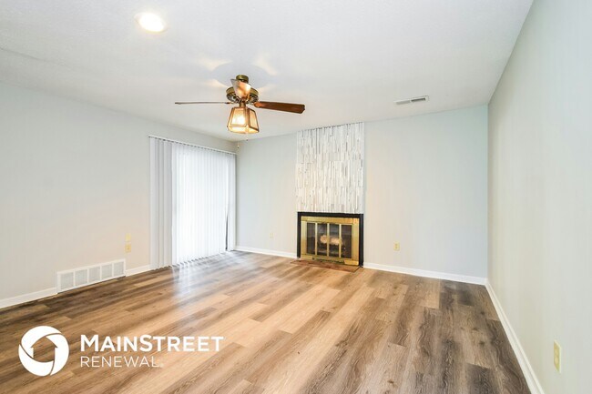 Foto del edificio - 5825 Lynnfield Cove