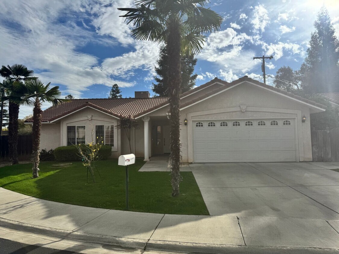 Building Photo - 4924 N Thorne Ave