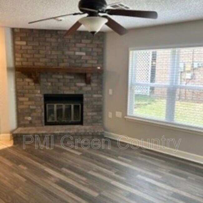Foto del edificio - 4717 S Ironwood Ave