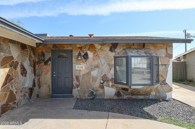 Foto del edificio - 3119 W Country Gables Dr