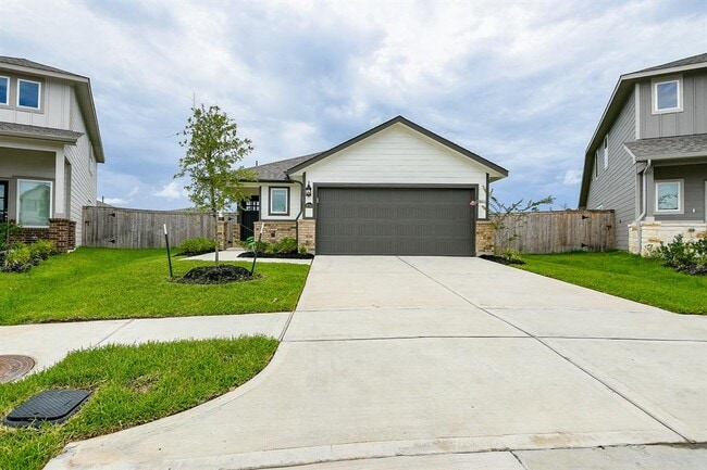 Building Photo - 18743 Etta Pnes Cir