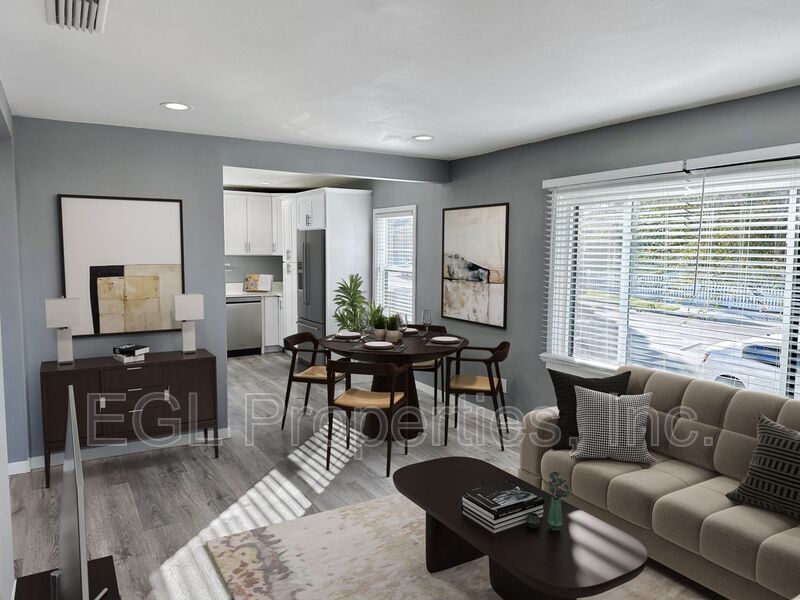 Foto principal - 9442 S Manhattan Pl