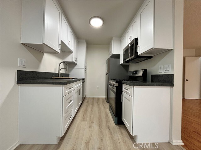 Foto del edificio - 1658 Colby Ave