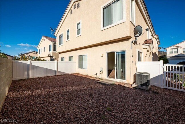Foto del edificio - 1650 Lefty Garcia Way