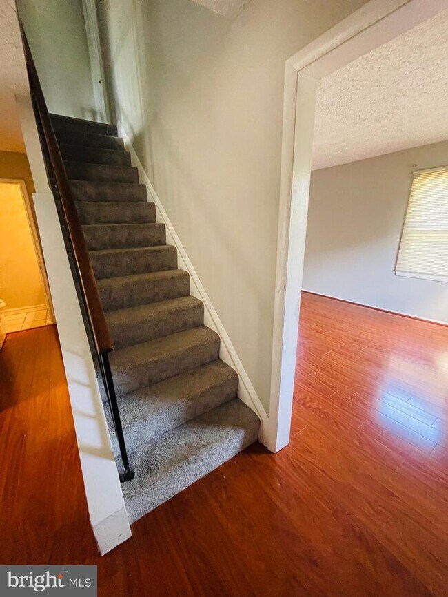 Building Photo - 1600 Mt Airy Ct