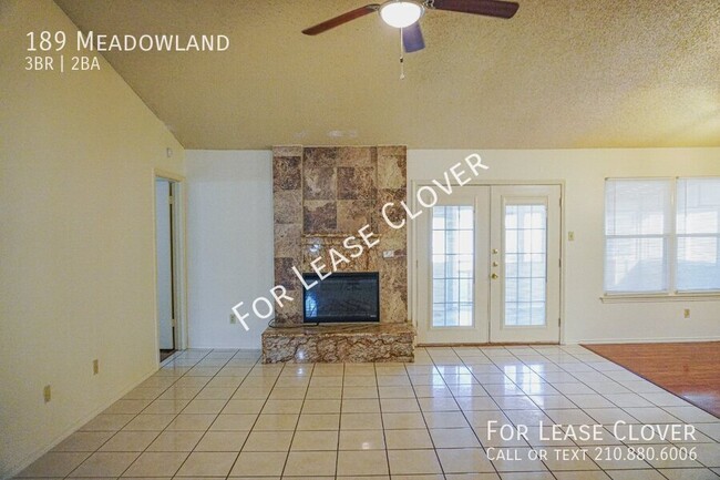 Building Photo - Universal City 3 Bedroom, 2 Bath, Single S...