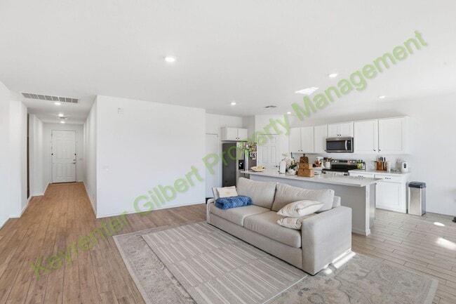 Building Photo - Lovely 2024 built 3-bed/2-bath Home in Wales Ranch