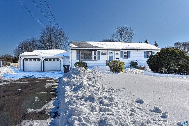 Foto del edificio - 90 Mary Ellen Dr