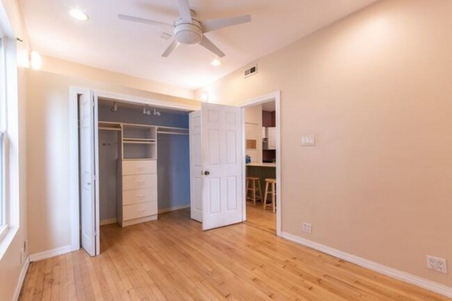 Foto del edificio - 3849 W School St