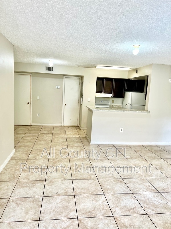 Building Photo - 401 Fountainhead Cir