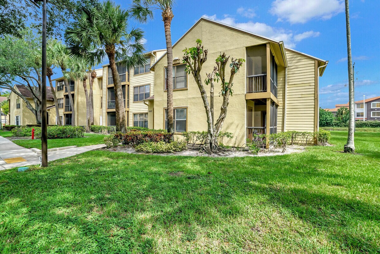 2317 N Congress Ave Unit 16, Boynton Beach, FL 33426 Condo for Rent