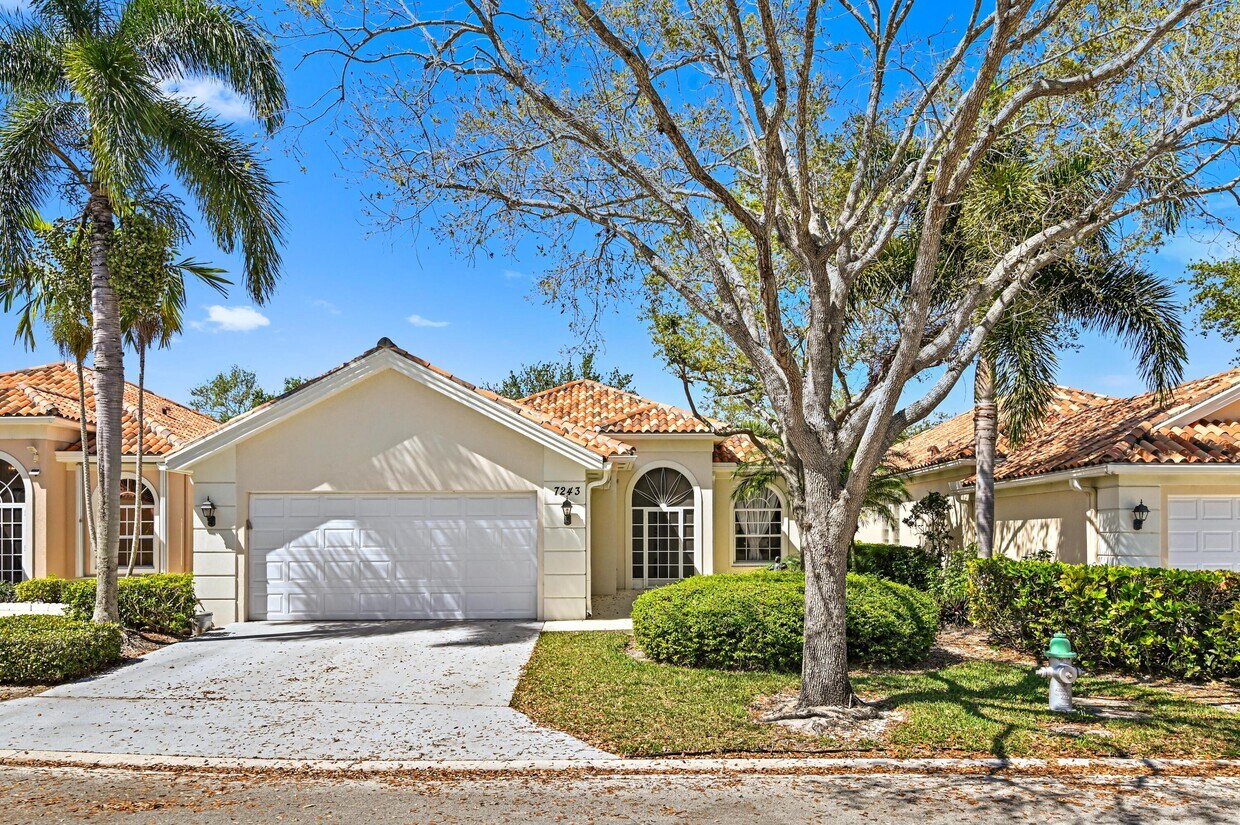 Foto principal - 7243 Elkhorn Dr