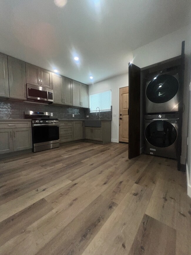 Photo - 3543 Homeland Dr