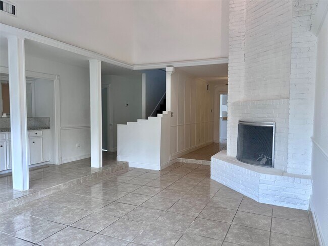 Building Photo - 11123 Bandlon Dr