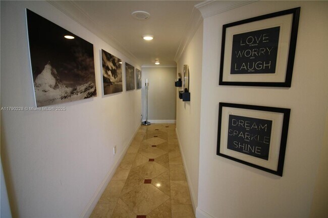 Foto del edificio - 21205 Yacht Club Dr