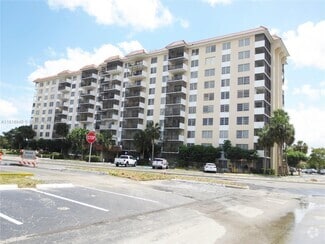 Building Photo - 4164 Inverrary Dr