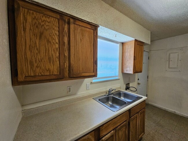 Building Photo - 1323 Paseo Del Oro