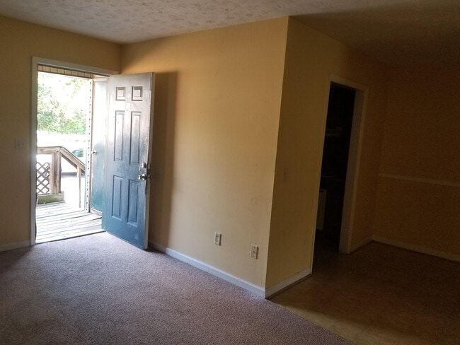 Building Photo - 2237 Ticknor Dr
