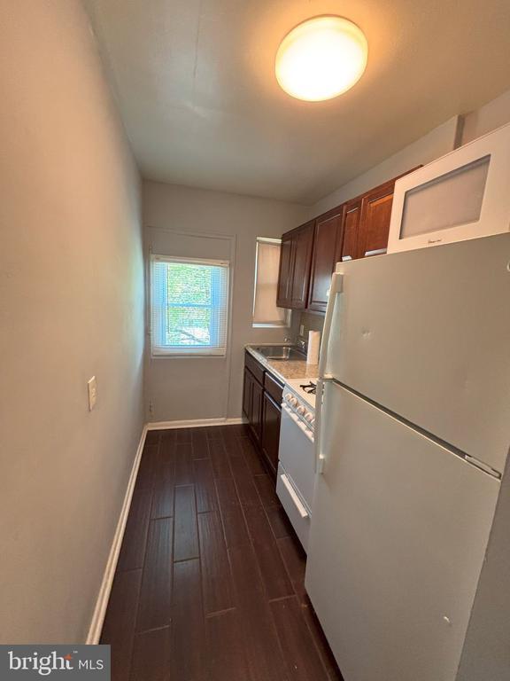 Foto principal - 339 54th St NE
