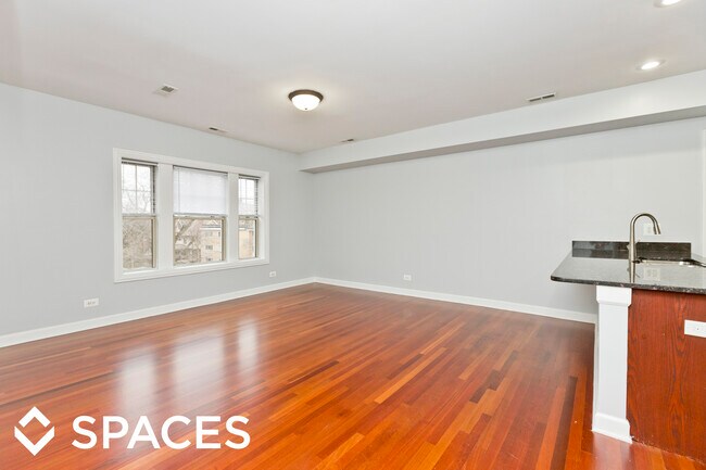 Foto del edificio - 7367 N Ashland Ave