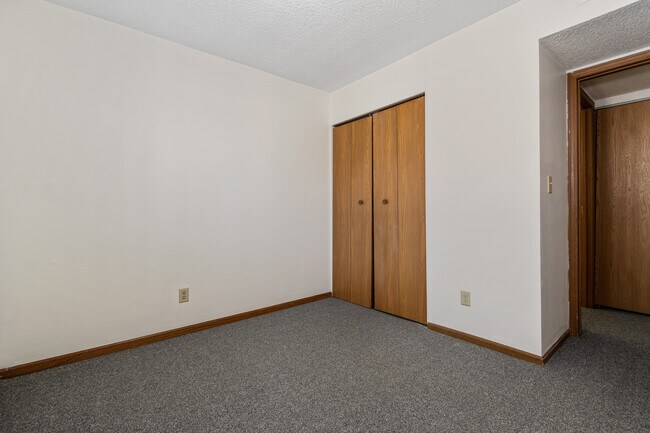 Building Photo - 1315 W Lincoln Hwy