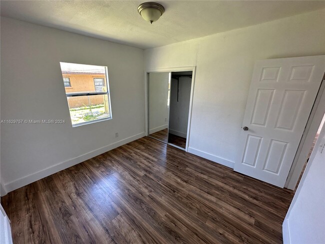 Foto del edificio - 5646 NW 3rd Ave