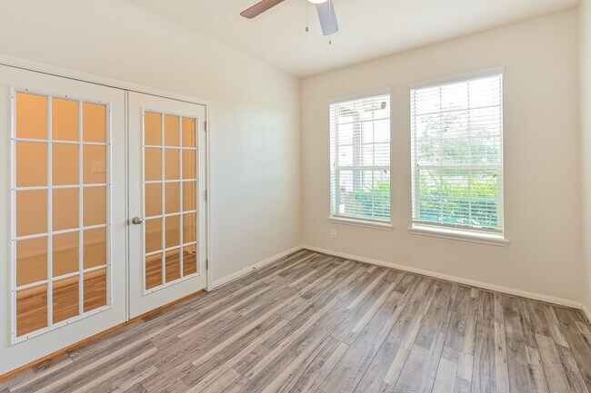 Foto del edificio - 30114 E Sapling Oaks Pl