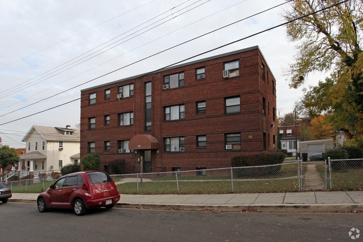 Primary Photo - 925 48th St NE