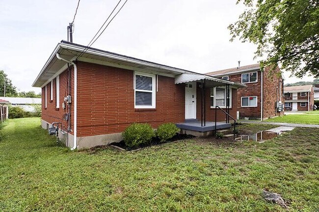 Building Photo - 4801 Oak Park Dr