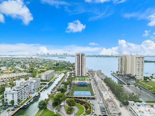 Foto del edificio - 1800 NE 114th St