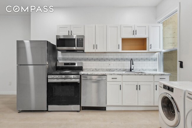 Building Photo - 131 20th St