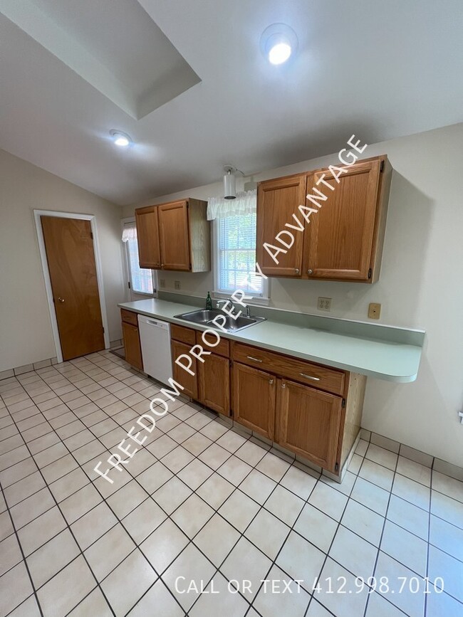 Foto del edificio - 415A Mecklem Ln - Ellwood City