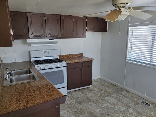 Foto del edificio - Now Available: 2 bedroom. Bullhead City