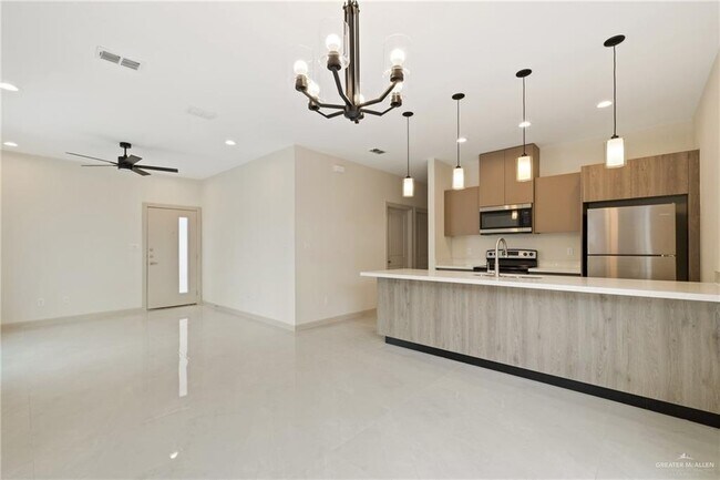 Foto del edificio - 1705 W Violet Dr
