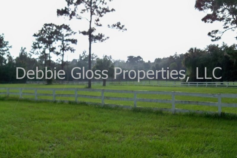 Foto del edificio - 2308 Red Ember Rd