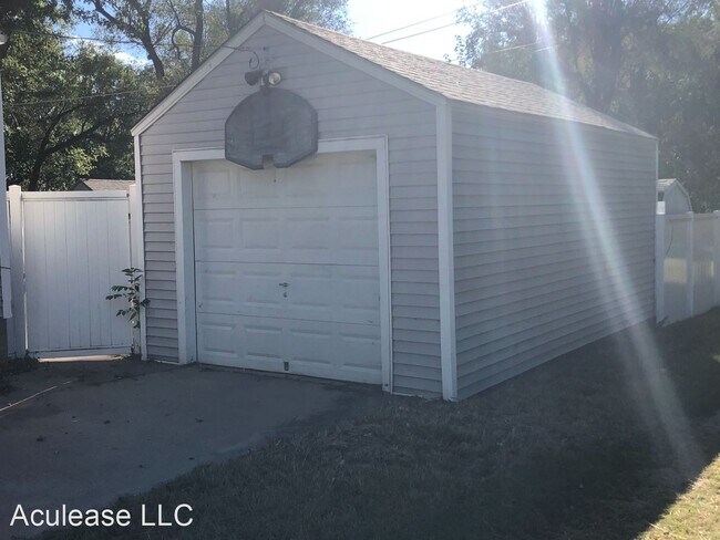 Building Photo - 2 br, 2 bath House - 609 Blaine
