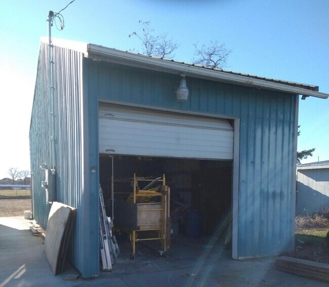 Foto del edificio - 7989 Rainier Rd NE
