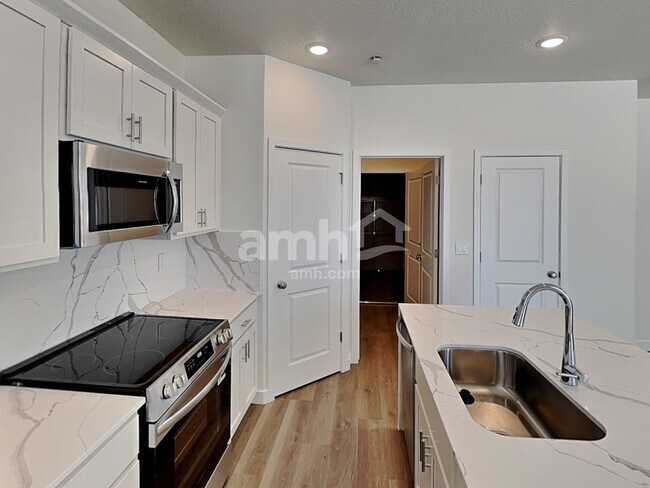 Foto del edificio - 8974 S John Annie Ln