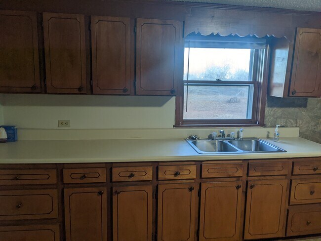 Kitchen - 224 Liberty Dr