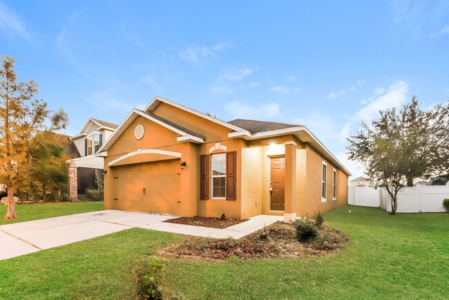 Building Photo - 13221 Waterford Castle Dr