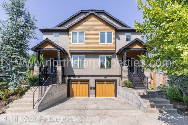 Building Photo - 5 br, 4 bath House - 3927 NE Rodney Avenue