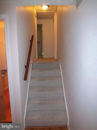 Building Photo - 8490 Rippled Creek Ct